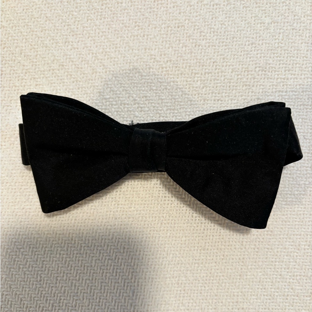 FORMAL BLACK BOW TIE